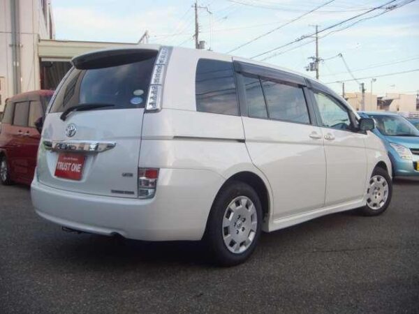 Ref:AUX-19997409 TOYOTA ISIS 2012 - Image 2