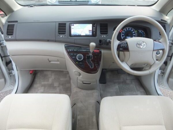 Ref:AUX-19997409 TOYOTA ISIS 2012 - Image 6