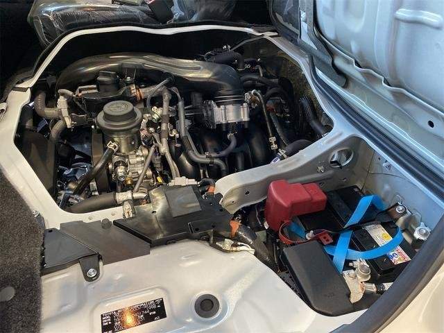 Ref:AUX-20004102 TOYOTA HIACE VAN 2025 - Image 12