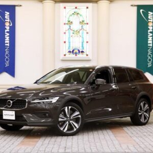 2024 Volvo V60 gray hybrid used car Japan export