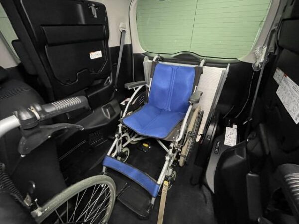 Ref:AUX-20008291 TOYOTA VOXY 2014 - Image 17