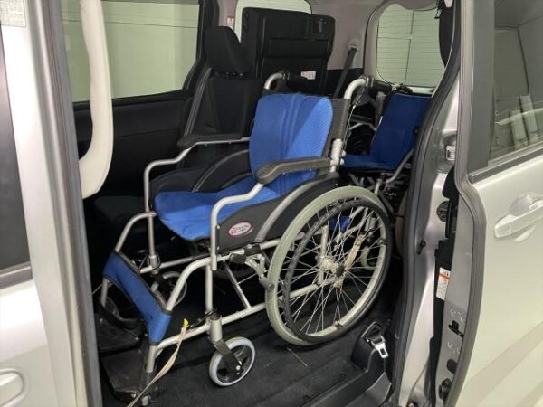 Ref:AUX-20008291 TOYOTA VOXY 2014 - Image 19