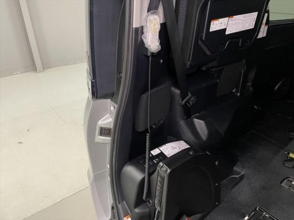 Ref:AUX-20008291 TOYOTA VOXY 2014 - Image 6