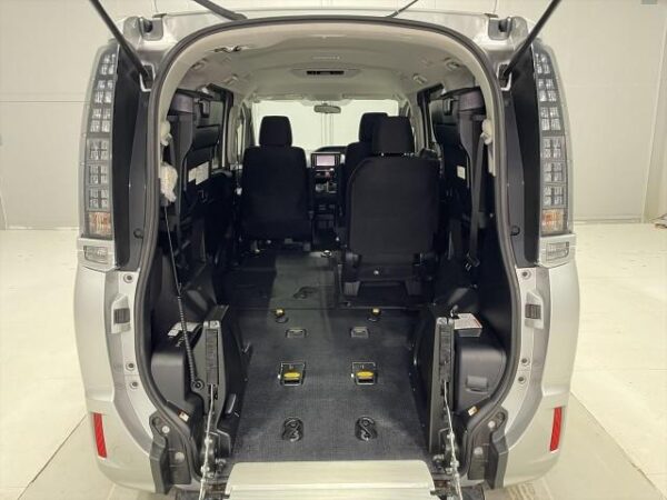 Ref:AUX-20008291 TOYOTA VOXY 2014 - Image 7