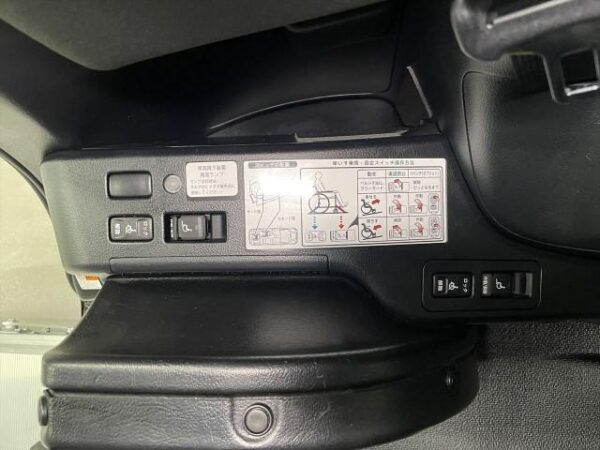 Ref:AUX-20008291 TOYOTA VOXY 2014 - Image 8