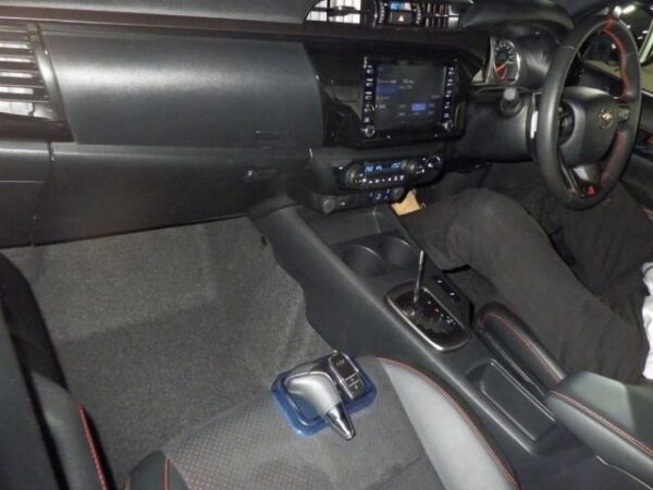 Ref:AUX-20012453 TOYOTA HILUX 2024 - Image 3