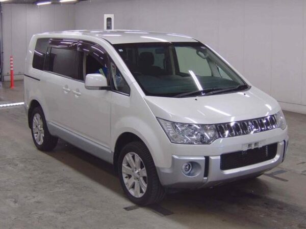 Ref:AUX-20012644 MITSUBISHI DELICA D:5 2014