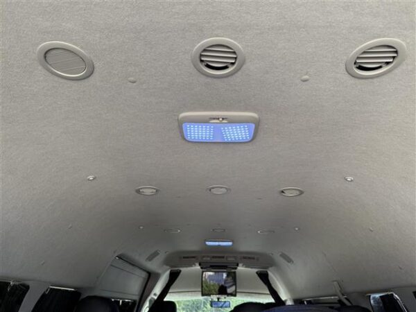Ref:AUX-20014653 TOYOTA HIACE COMMUTER 2015 - Image 17