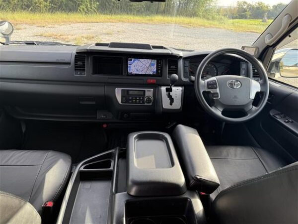 Ref:AUX-20014653 TOYOTA HIACE COMMUTER 2015 - Image 10