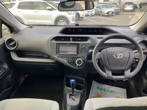 Ref:AUX-20019958 TOYOTA AQUA 2018 - Image 2