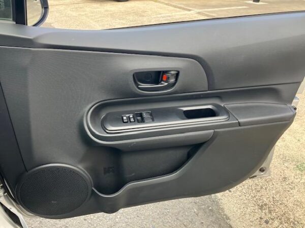 Ref:AUX-20019958 TOYOTA AQUA 2018 - Image 11