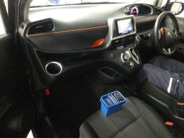 Ref:AUX-20023951 TOYOTA SIENTA 2019 - Image 3