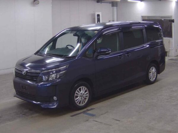Ref:AUX-20023988 TOYOTA VOXY 2014