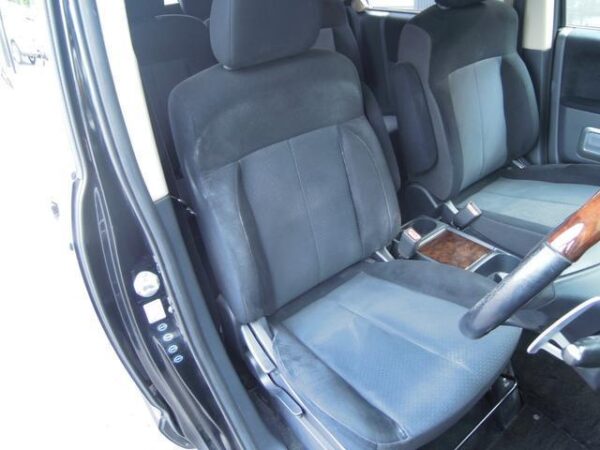 Ref:AUX-20035689 MITSUBISHI DELICA D:5 2010 - Image 13