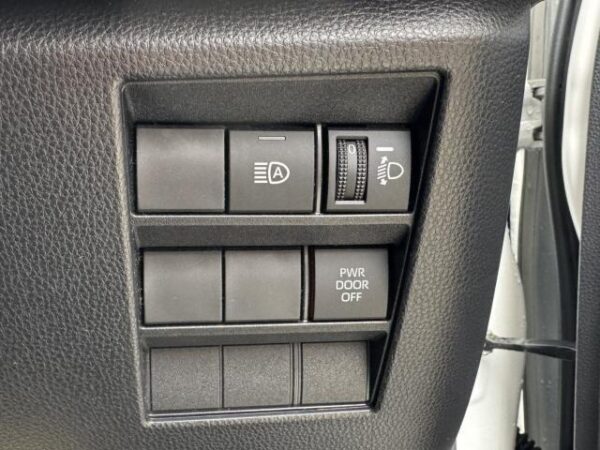 Ref:AUX-20039994 TOYOTA VOXY 2022 - Image 18