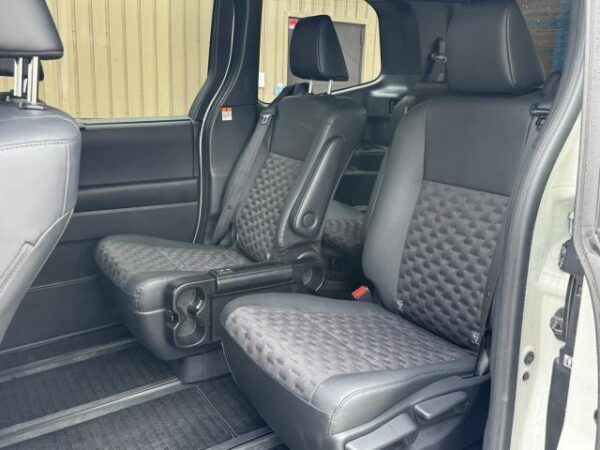 Ref:AUX-20039994 TOYOTA VOXY 2022 - Image 20