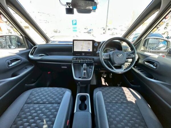 Ref:AUX-20043895 TOYOTA VOXY 2023 - Image 2