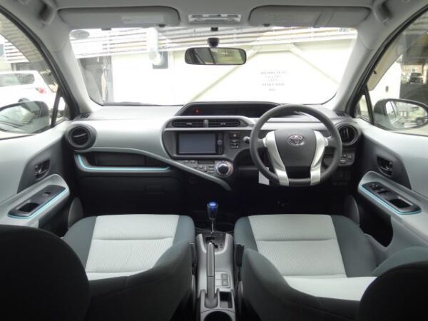Ref:AUX-20043914 TOYOTA AQUA 2012 - Image 3