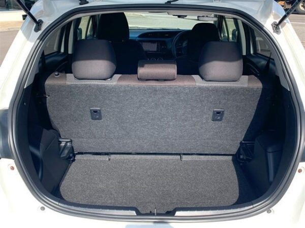 Ref:AUX-20043985 TOYOTA VITZ 2020 - Image 14
