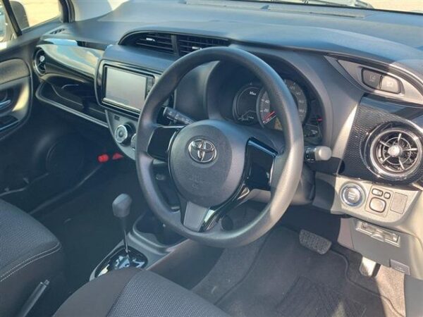Ref:AUX-20043985 TOYOTA VITZ 2020 - Image 16