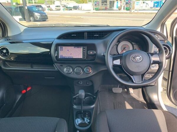 Ref:AUX-20043985 TOYOTA VITZ 2020 - Image 17