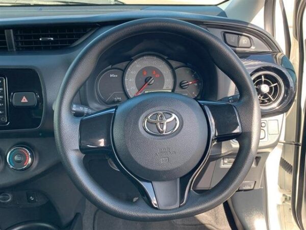 Ref:AUX-20043985 TOYOTA VITZ 2020 - Image 18