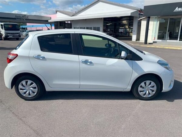 Ref:AUX-20043985 TOYOTA VITZ 2020 - Image 4