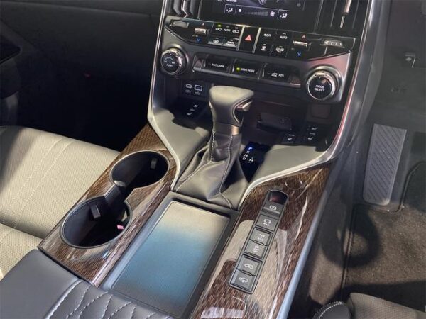 Ref:AUX-20051119 LEXUS LX 2023 - Image 11