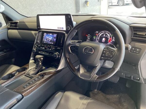 Ref:AUX-20051119 LEXUS LX 2023 - Image 15
