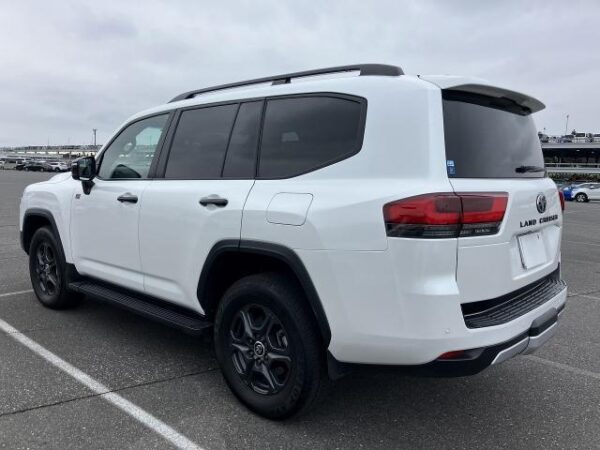 Ref:AUX-20055461 TOYOTA LAND CRUISER 2024 - Image 2