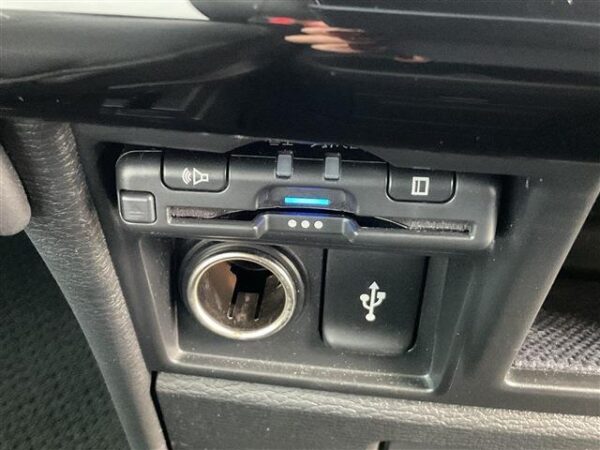 Ref:AUX-20059532 MITSUBISHI DELICA D:5 2024 - Image 8