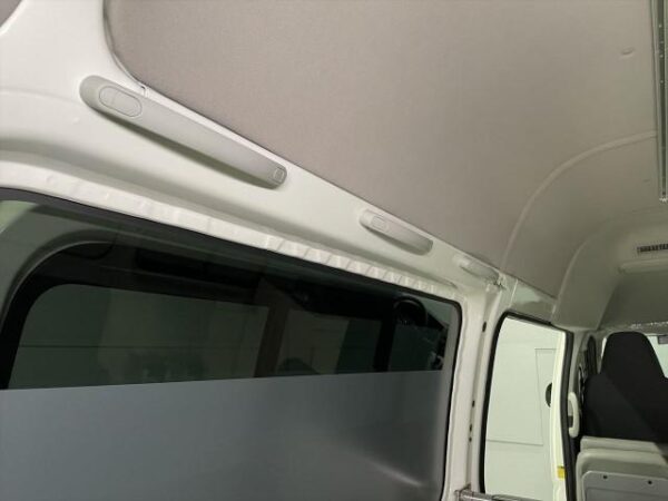 Ref:AUX-20071109 TOYOTA HIACE VAN 2012 - Image 12