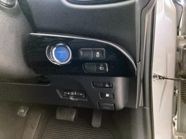 Ref:AUX-20071531 TOYOTA PRIUS 2020 - Image 18