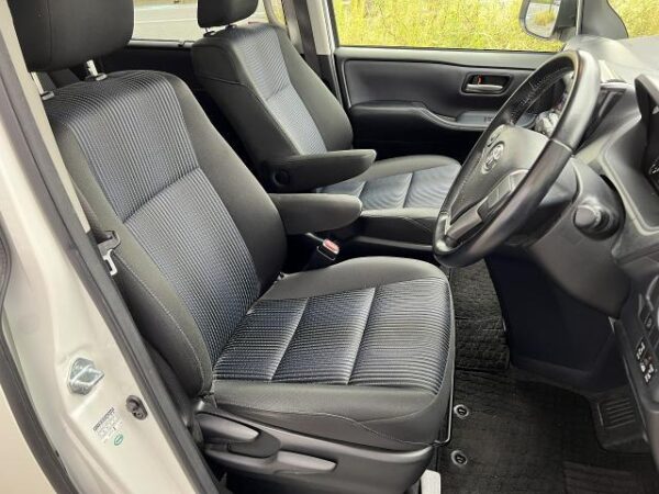 Ref:AUX-20071643 TOYOTA NOAH 2015 - Image 17