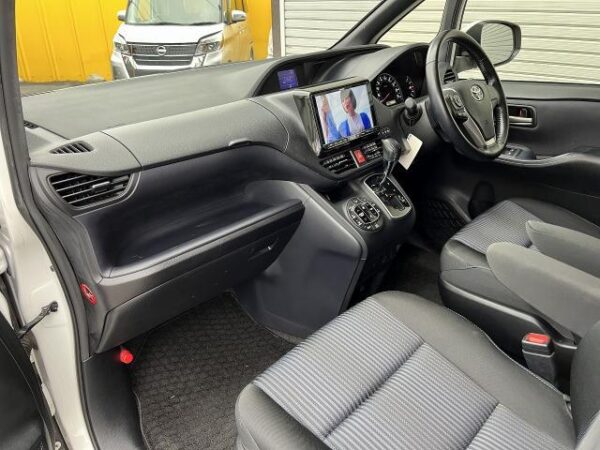 Ref:AUX-20071643 TOYOTA NOAH 2015 - Image 19