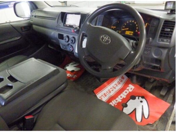 Ref:AUX-20074958 TOYOTA HIACE VAN 2016 - Image 4