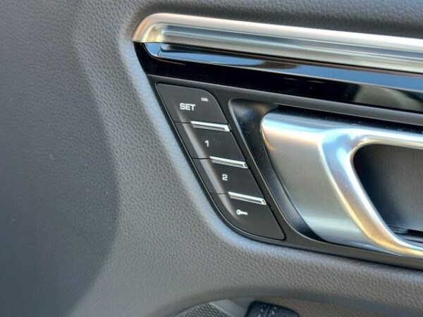 Ref:AUX-20075158 PORSCHE MACAN 2023 - Image 14
