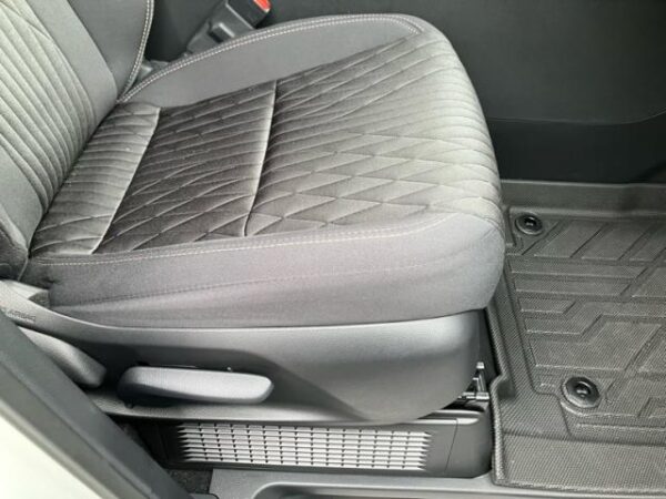 Ref:AUX-20075363 TOYOTA ALPHARD HYBRID 2025 - Image 12