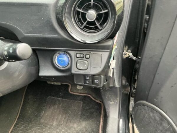 Ref:AUX-20075548 TOYOTA AQUA 2018 - Image 8