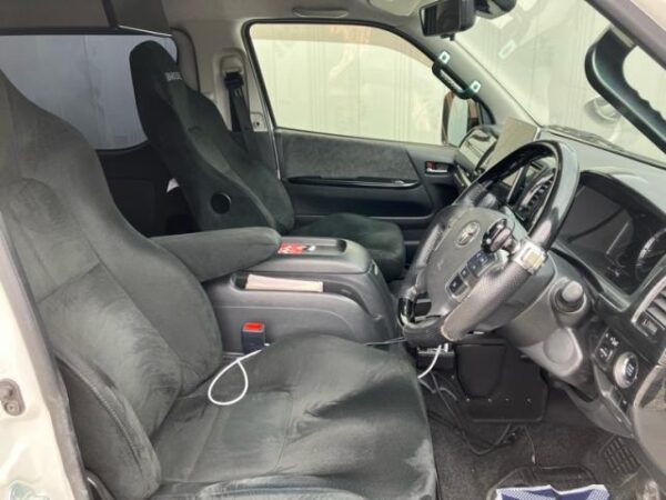 Ref:AUX-20076110 TOYOTA HIACE WAGON 2020 - Image 6