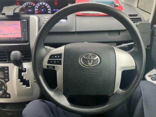 Ref:AUX-20076566 TOYOTA NOAH 2010 - Image 11
