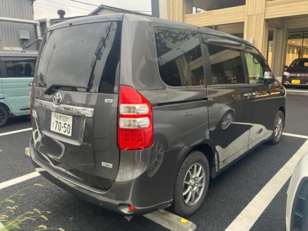Ref:AUX-20076566 TOYOTA NOAH 2010 - Image 3