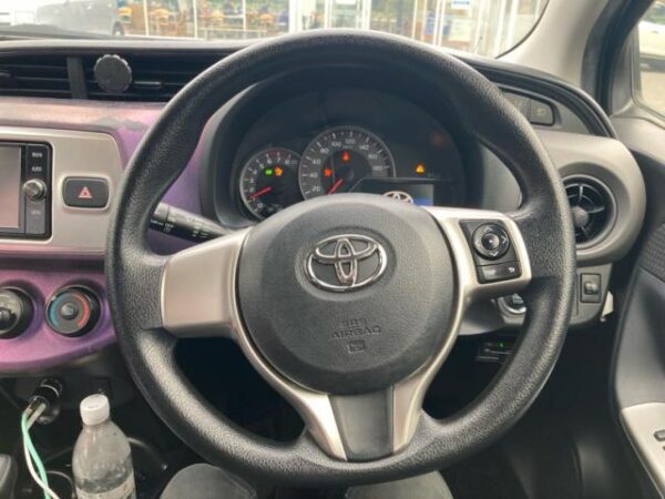 Ref:AUX-20077134 TOYOTA VITZ 2016 - Image 17