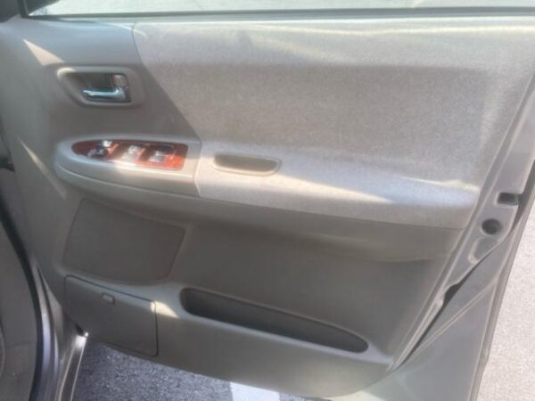 Ref:AUX-20077212 TOYOTA NOAH 2001 - Image 19