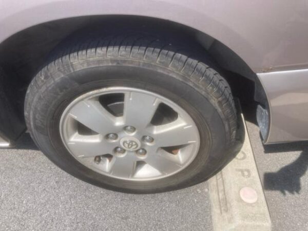 Ref:AUX-20077212 TOYOTA NOAH 2001 - Image 6