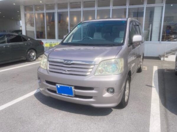 Ref:AUX-20077212 TOYOTA NOAH 2001