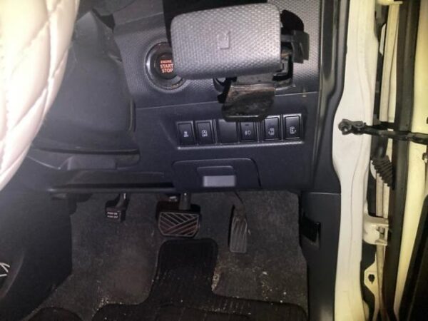 Ref:AUX-20081103 MITSUBISHI DELICA D:2 2013 - Image 8