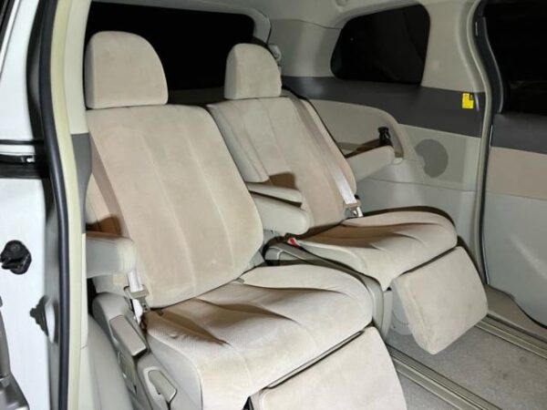 Ref:AUX-20081132 TOYOTA ESTIMA 2009 - Image 9