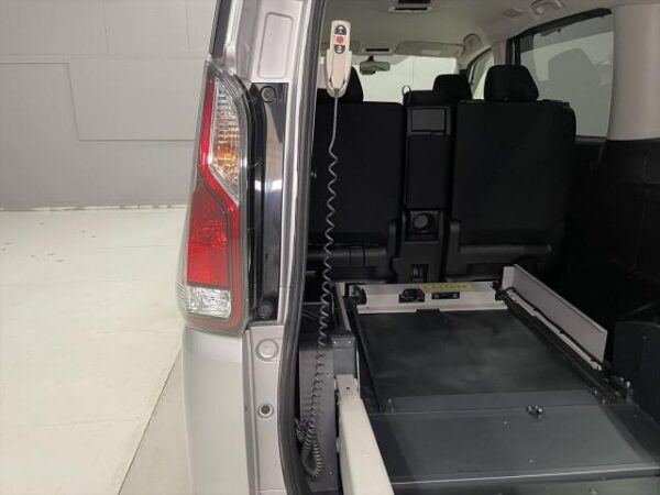 Ref:AUX-20084530 NISSAN SERENA 2021 - Image 13