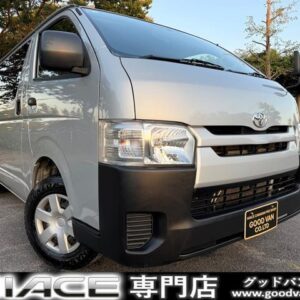2014 Toyota Hiace Van silver diesel used car Japan export
